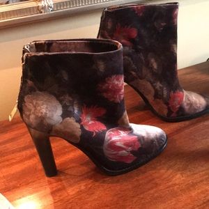 Joie booties